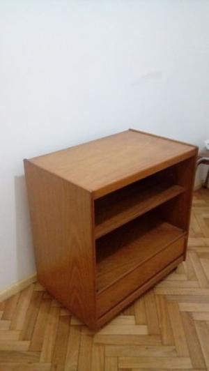 Mesa de TV con cajón, buen estado