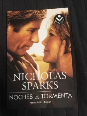 Noches de tormenta por Nicholas Sparks nuevo