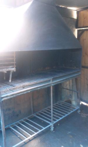 Parrilla asador con chimenea