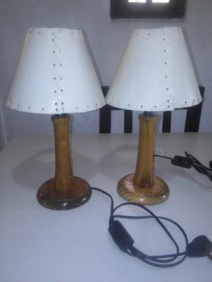 Vendo 2 veladores impecables pie de madera