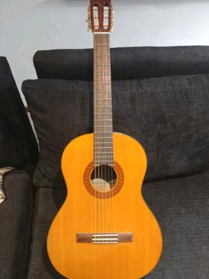 Vendo guitarra criolla yamaha c-70