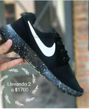 Zapatillas Nike Roshe llevando 2 a $170)