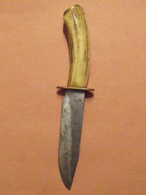 Cuchillo Acero Carbono – Hoja 15 cm.