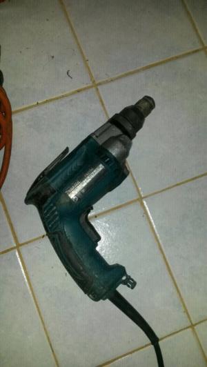 Vendo atornilladora Makita