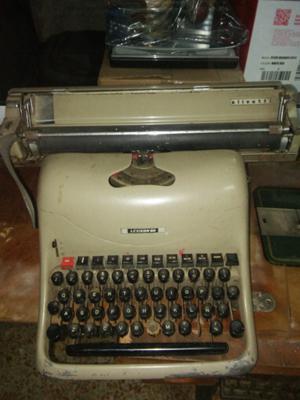 Maquina de escribir andando