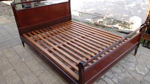 Antigua cama de 2 plaza en madera de cedro