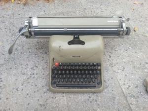 MAQUINA DE ESCRIBIR OLIVETTI "LEXIKON 80"