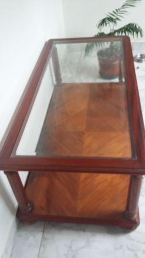 Mesa ratona de vidrio y madera maciza