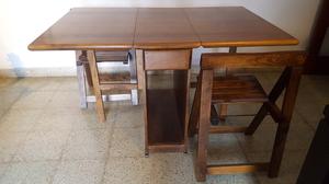 Mesas y 4 sillas plegables. Guatambú. MB