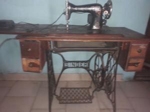 Máquina de coser Antigua singer
