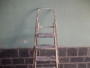 VENDO ESCALERA CHAPA