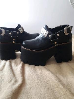 Zapatos Negro Nuevos