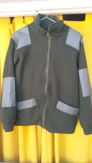 Campera de polar y pulover uniforme escolar