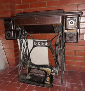 maquina de coser singer antigua a pedal con mueble