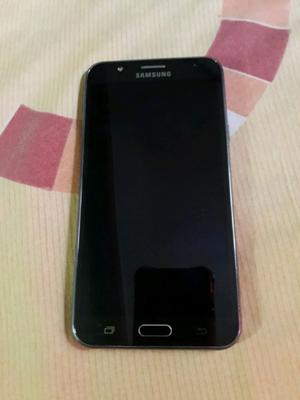 Vendo Samsung J7. con accesorios.