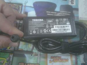 Fuente de notebook, marca toshiba, nuevo, con garantia, es