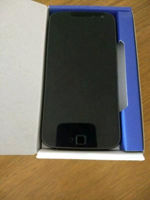Moto G4 Plus en caja