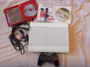 Playstation 3, con 2 juegos, 1 joystick, cables, de 250