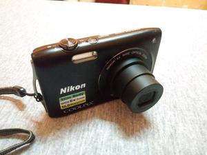 Vendo Cámara Nikon Coolpix Smpxl HD, con cable usb