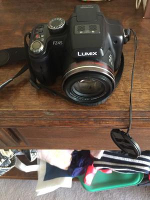 Vendo camara de foto lumix
