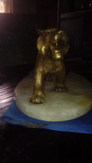 Vendo tigre de bengala bronce con base de marmol