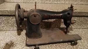 antigua maquina de coser SINGER