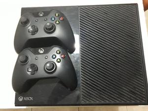 vendo Xbox One + 2 joystick