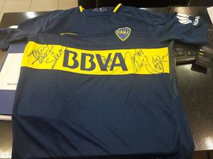 Camiseta Boca Juniors firmada por el plantel