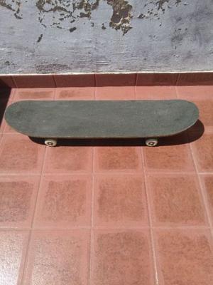 Patineta 4 ruedas en buen estado con poco uso.