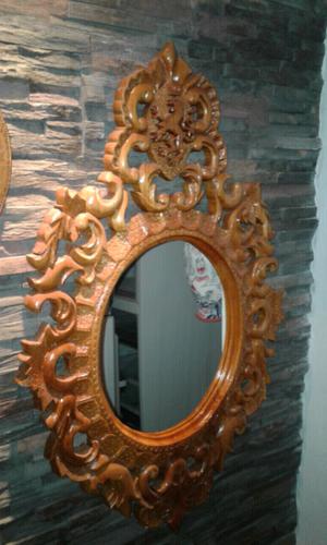 Espejo en madera tallada