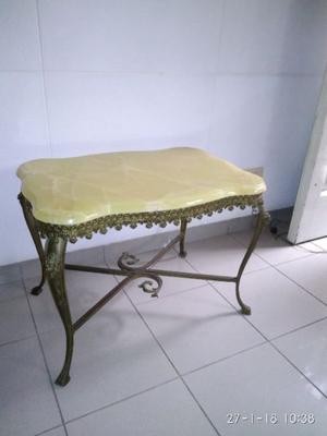 Mesa ratona de estilo