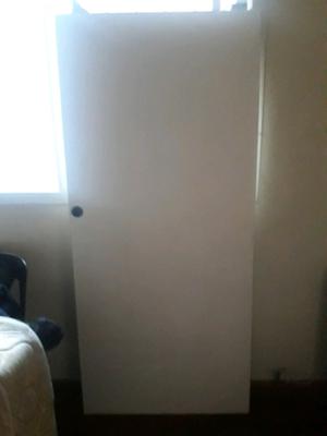 Se vende puerta para placard