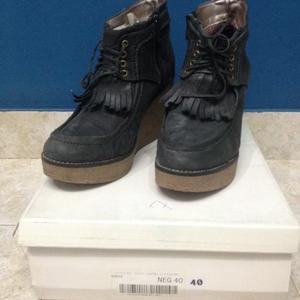 Botas negras altas