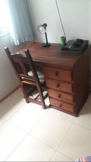 Escritorio de algarrobo macizo con 4 cajones y silla