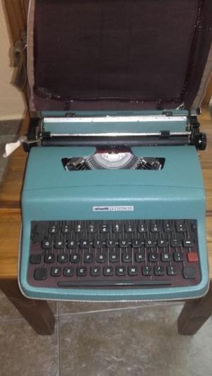 Maquina de Escribir Olivetti Letter 32. Impecable!!