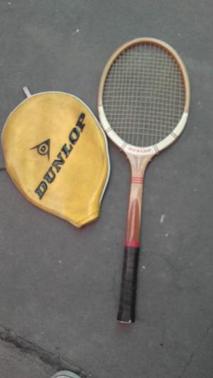 Raqueta Dunlop antigua