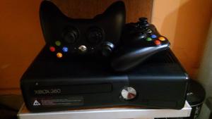 VENDO X BOX 360...EXCELENTE!!! 2 joy + fuente grande 220 v