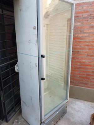 Vendo heladera comercial.
