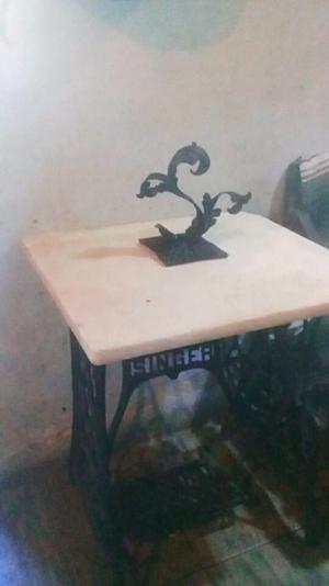 Antiguo pie velador hierro forjado