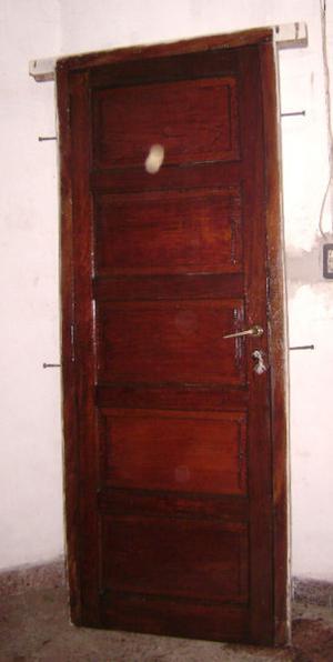 Puerta Tablero Cedro Con Cerradura Y Picaporte 0,80 X 2,05