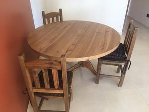 Vendo Mesa y 3 sillas.