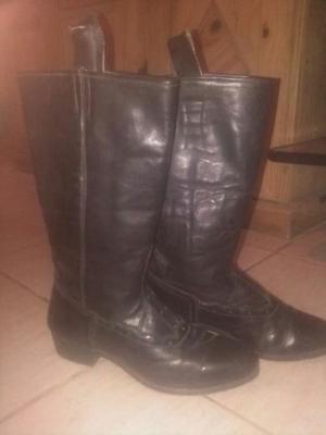 Vendo botas corraleras de nene