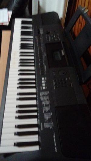 Vendo teclado Yamaha PSR EW400