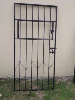 Vendo puerta reja