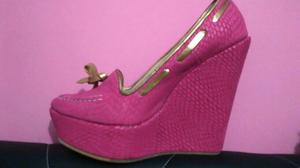 Zapatos con plataforma color fucsia