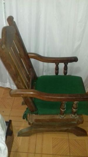 Sillón mecedor de algarrobo