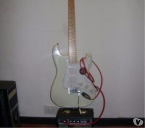 Squier Fender Strat California + Amplificador Fender 10g