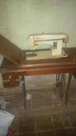 Vendo maquina de coser