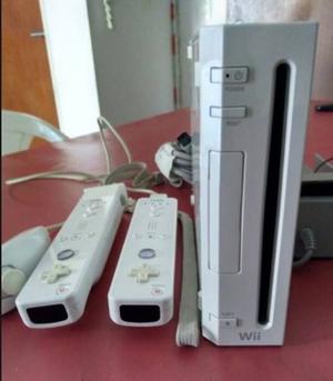 Wii Funcional Chipeada+ 2 Controles + Nunchuck + Juegos