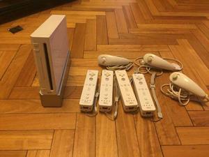Wii Original Usa Con Controles Cargador Y 2 Juegos